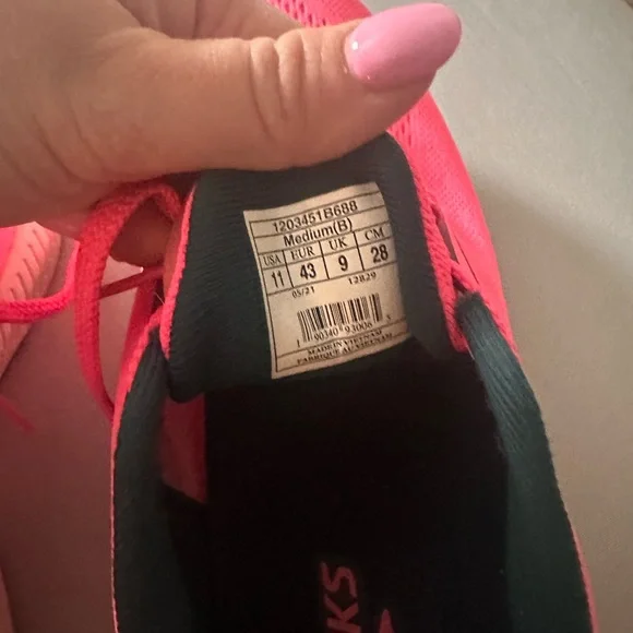 Brooks Women's Pink Running Shoes - Picture 3 of 3